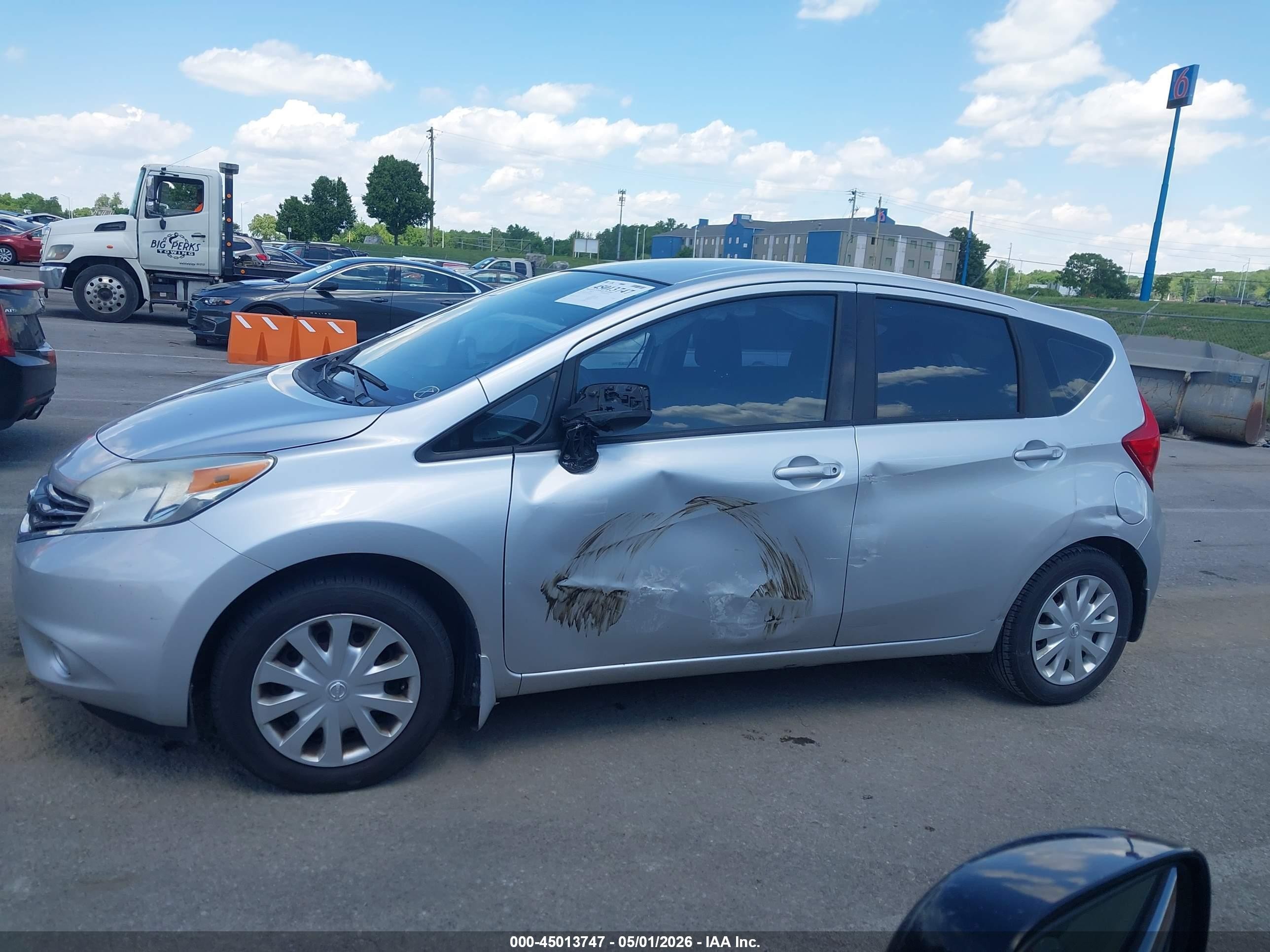 2015 Nissan Versa Note S Plus Silver vin: 3N1CE2CPXFL449140