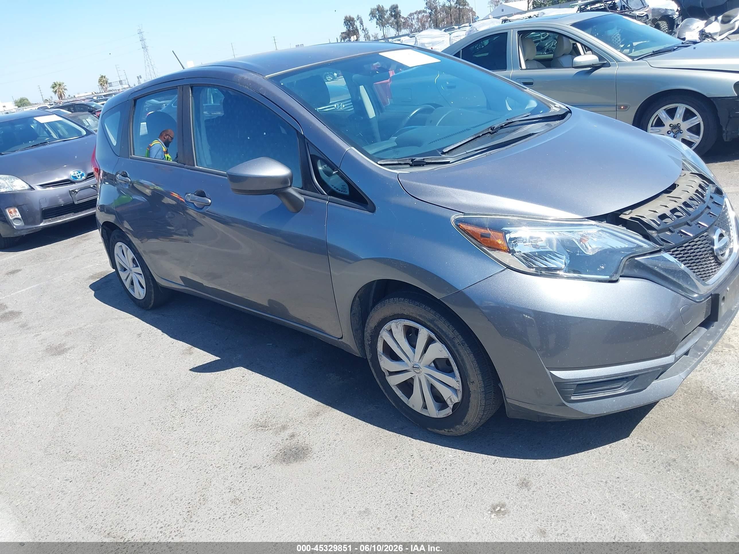 2017 Nissan Versa Note Sv Gray vin: 3N1CE2CPXHL358775