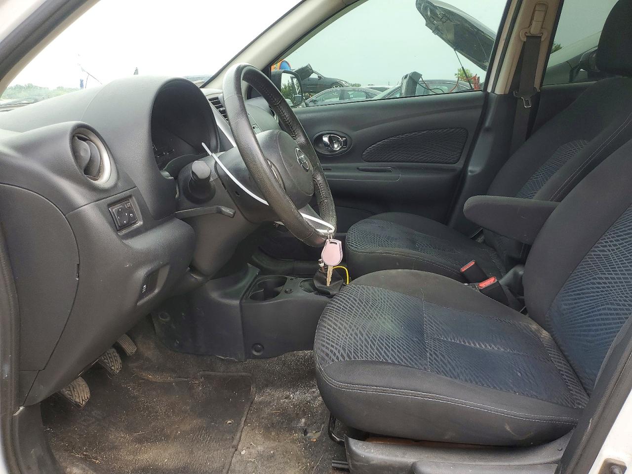 2015 Nissan Micra White vin: 3N1CK3CP1FL200157