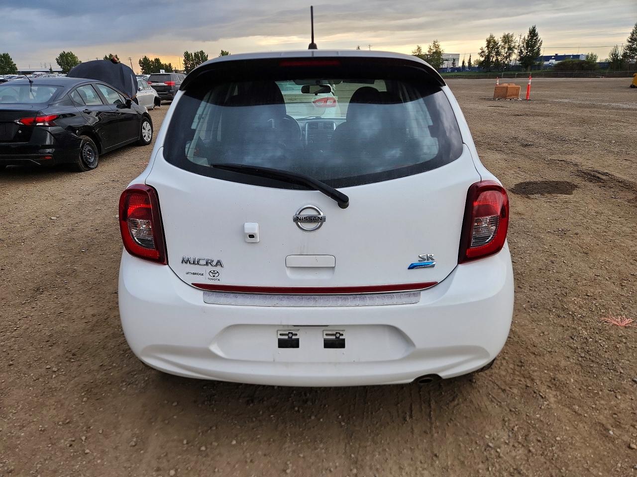 2015 Nissan Micra White vin: 3N1CK3CP1FL207304