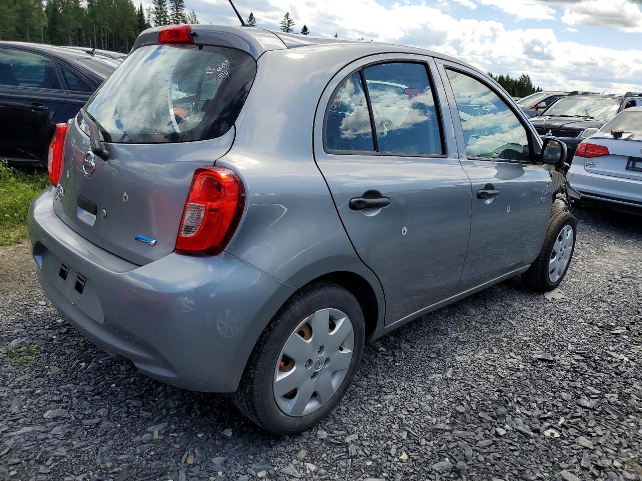2015 Nissan Micra Silver vin: 3N1CK3CP2FL207487