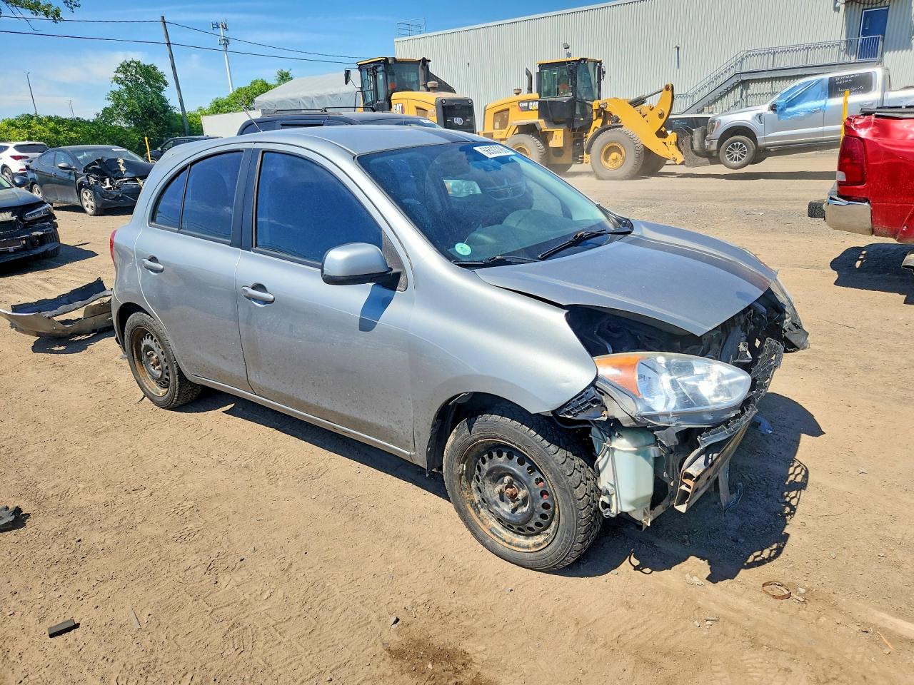 2015 Nissan Micra Silver vin: 3N1CK3CP2FL223933