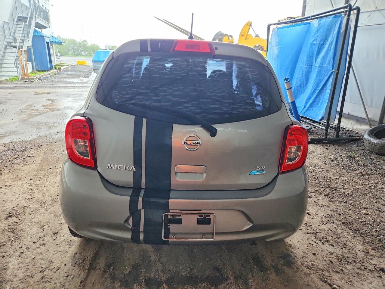 2015 Nissan Micra Silver vin: 3N1CK3CP2FL223933