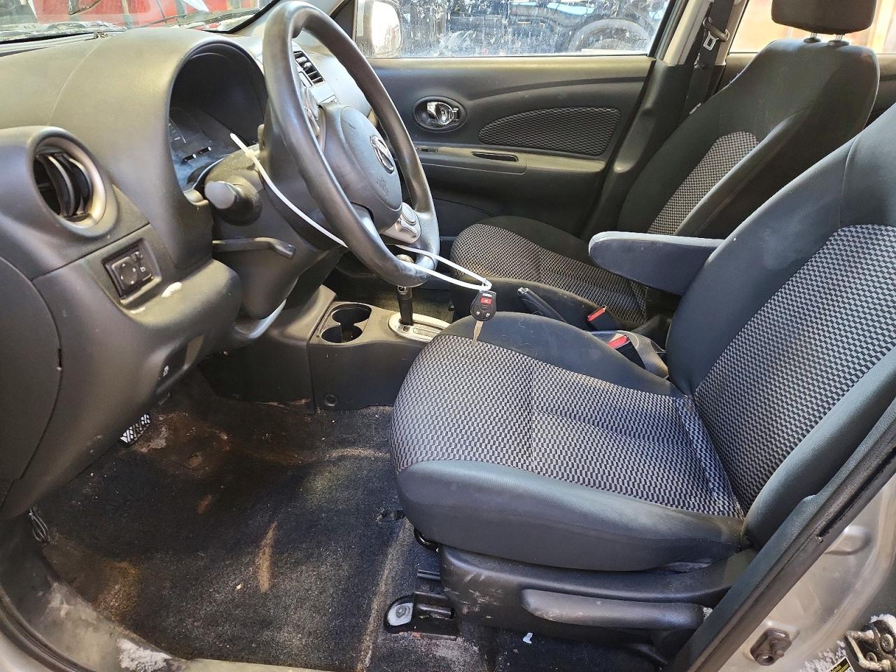 2015 Nissan Micra Silver vin: 3N1CK3CP2FL225391