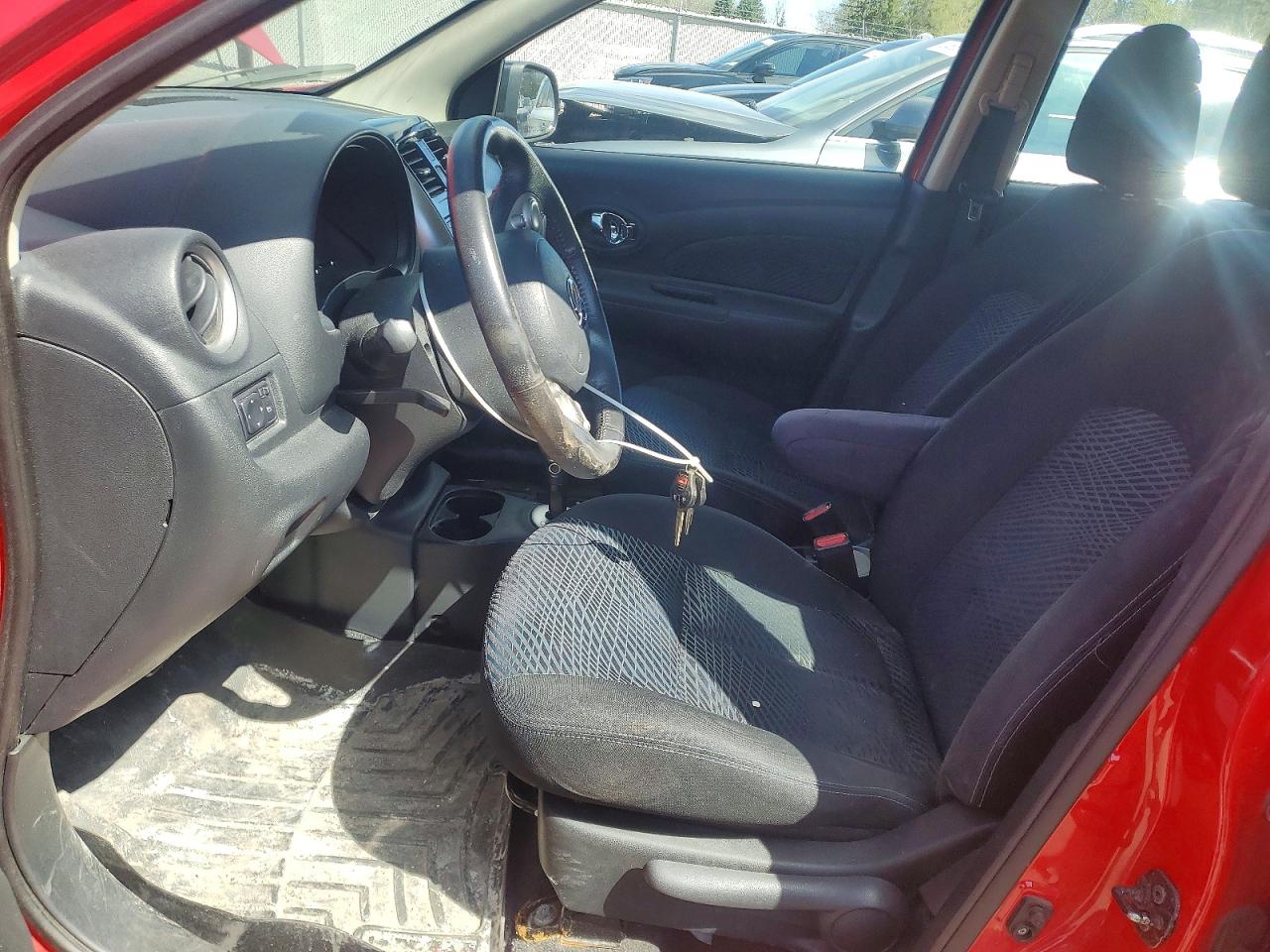 2015 Niss Micra Red vin: 3N1CK3CP3FL246167