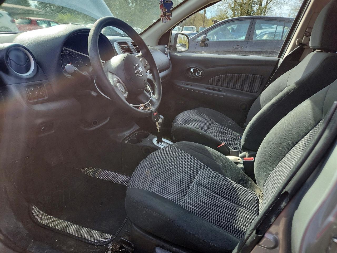 2015 Niss Micra Gray vin: 3N1CK3CP3FL247142