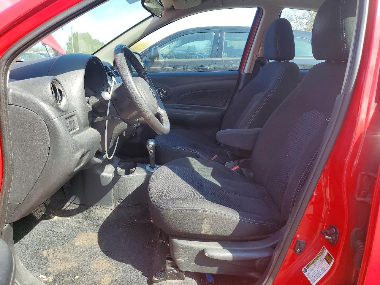 2015 Nissan Micra Red vin: 3N1CK3CP4FL217552