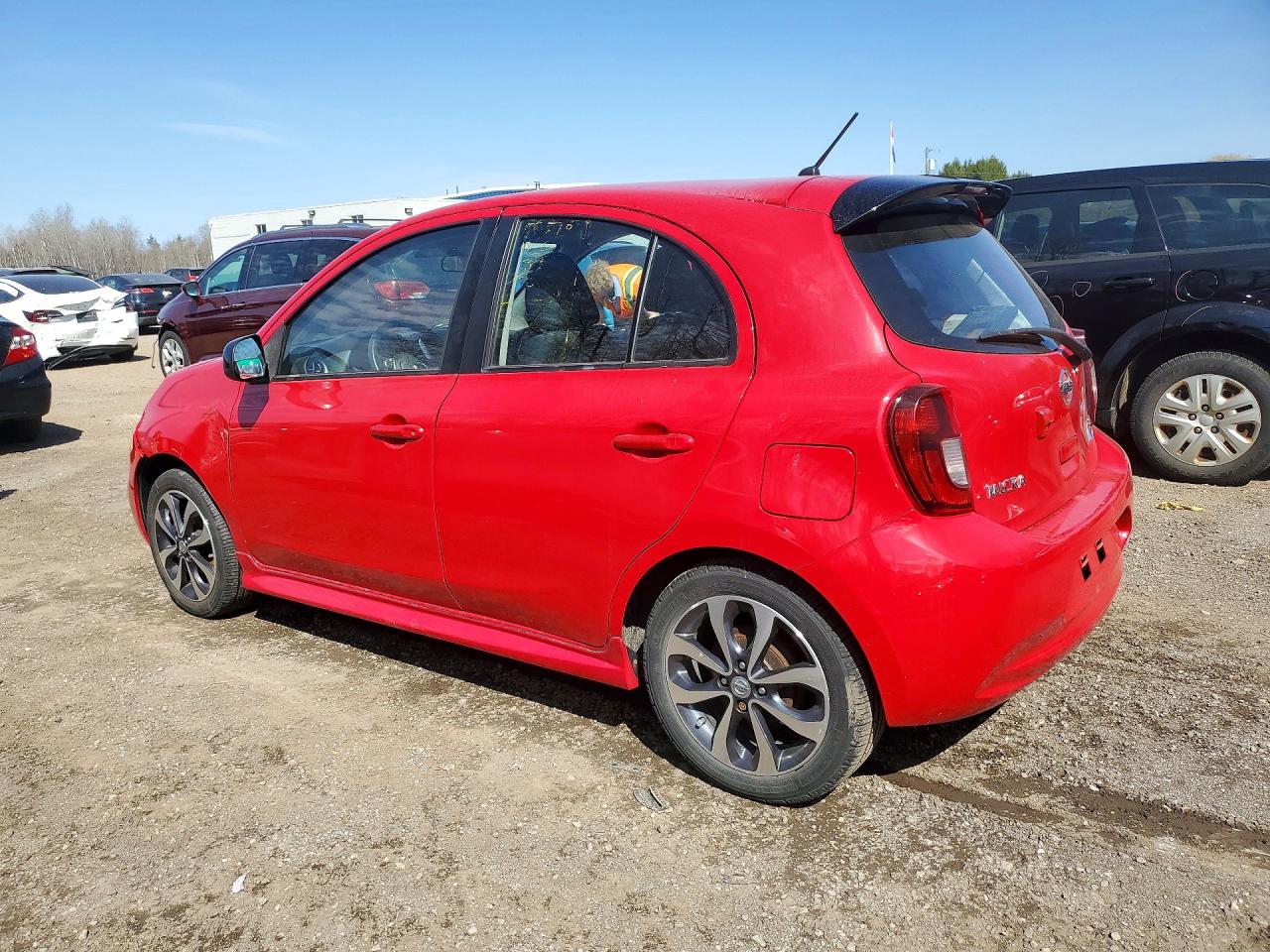 2015 Nissan Micra Red vin: 3N1CK3CP4FL217552