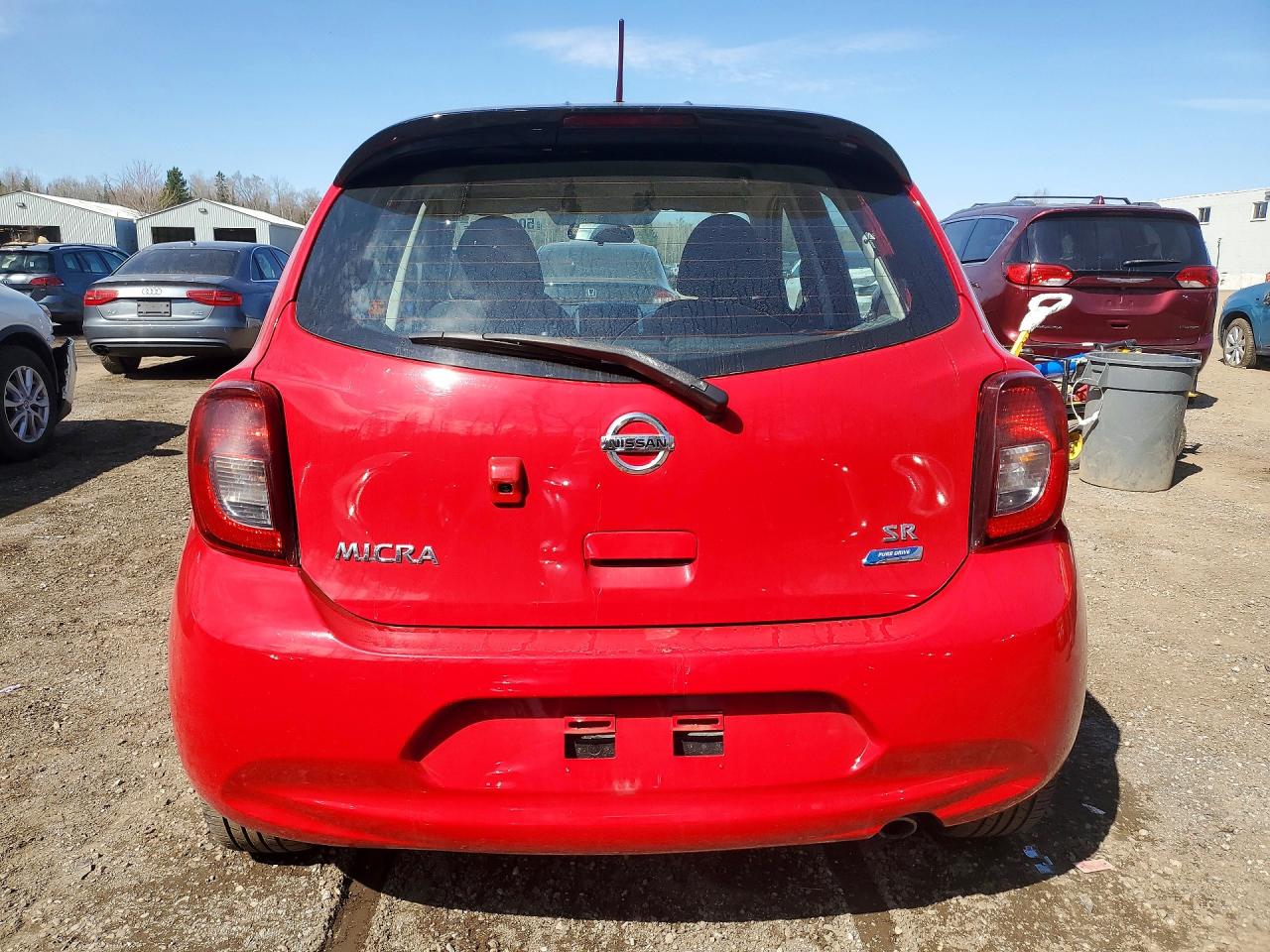 2015 Nissan Micra Red vin: 3N1CK3CP4FL217552
