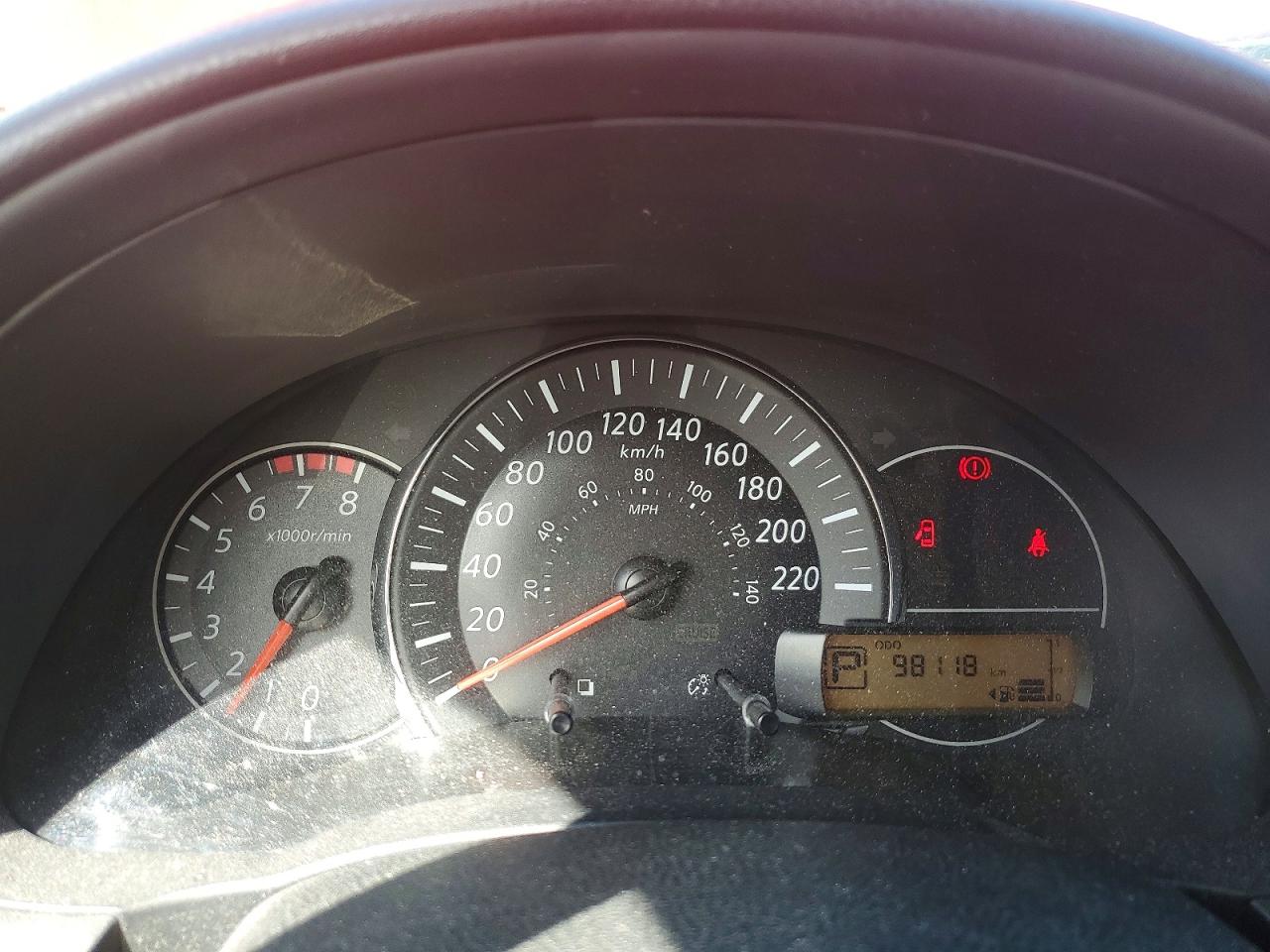 2015 Nissan Micra Red vin: 3N1CK3CP4FL217552