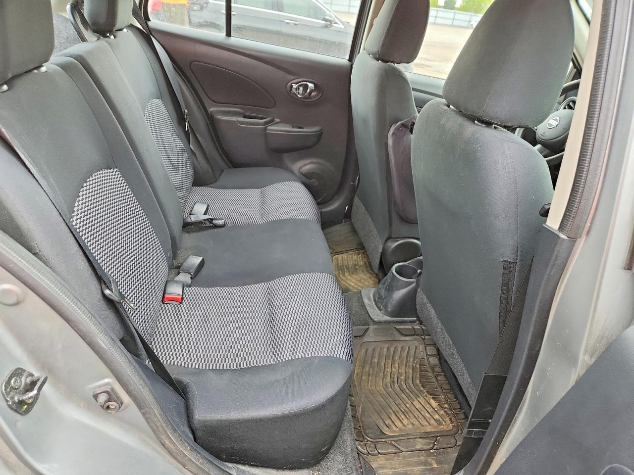 2015 Nissan Micra Silver vin: 3N1CK3CP7FL268821