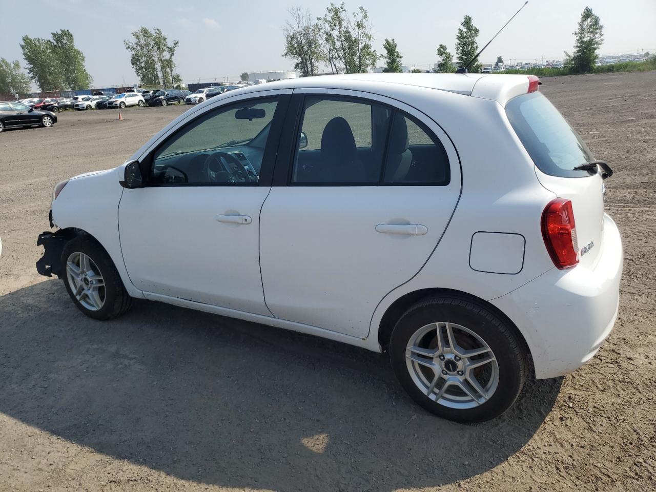 2016 Nissan Micra    White vin: 3N1CK3CP7GL246898