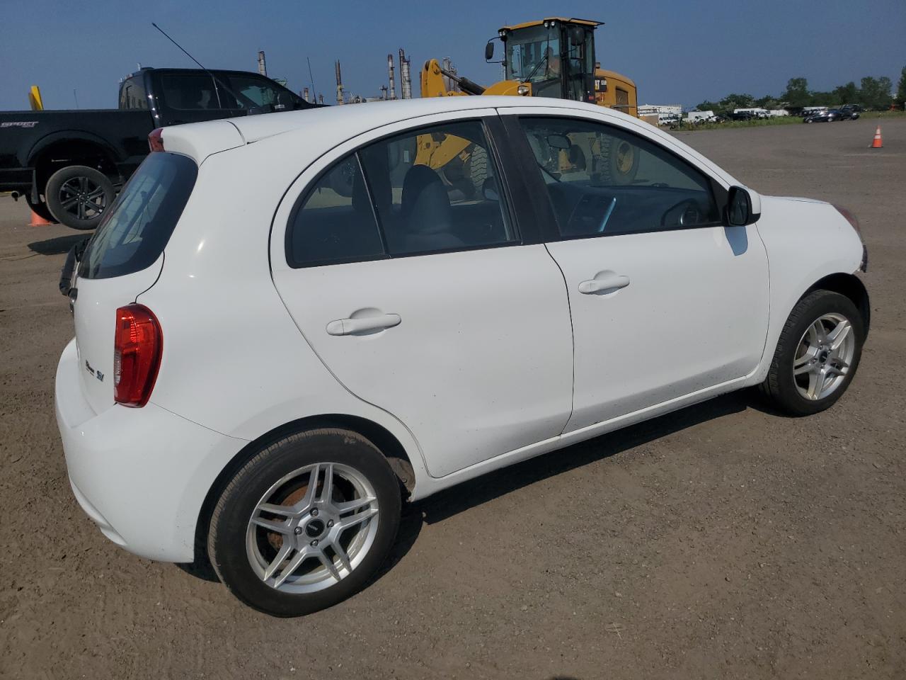 2016 Nissan Micra    White vin: 3N1CK3CP7GL246898