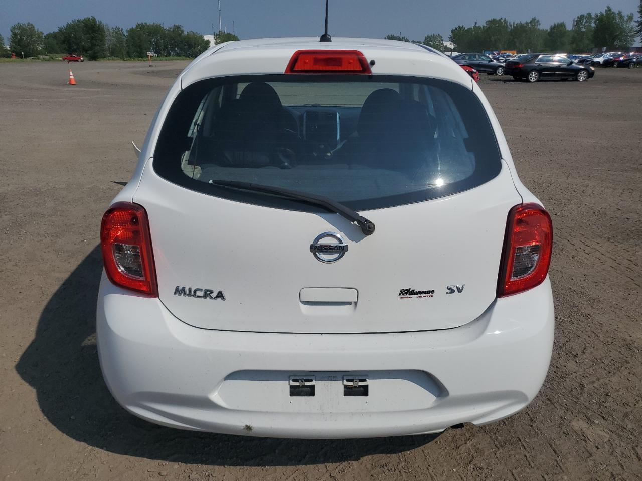 2016 Nissan Micra    White vin: 3N1CK3CP7GL246898