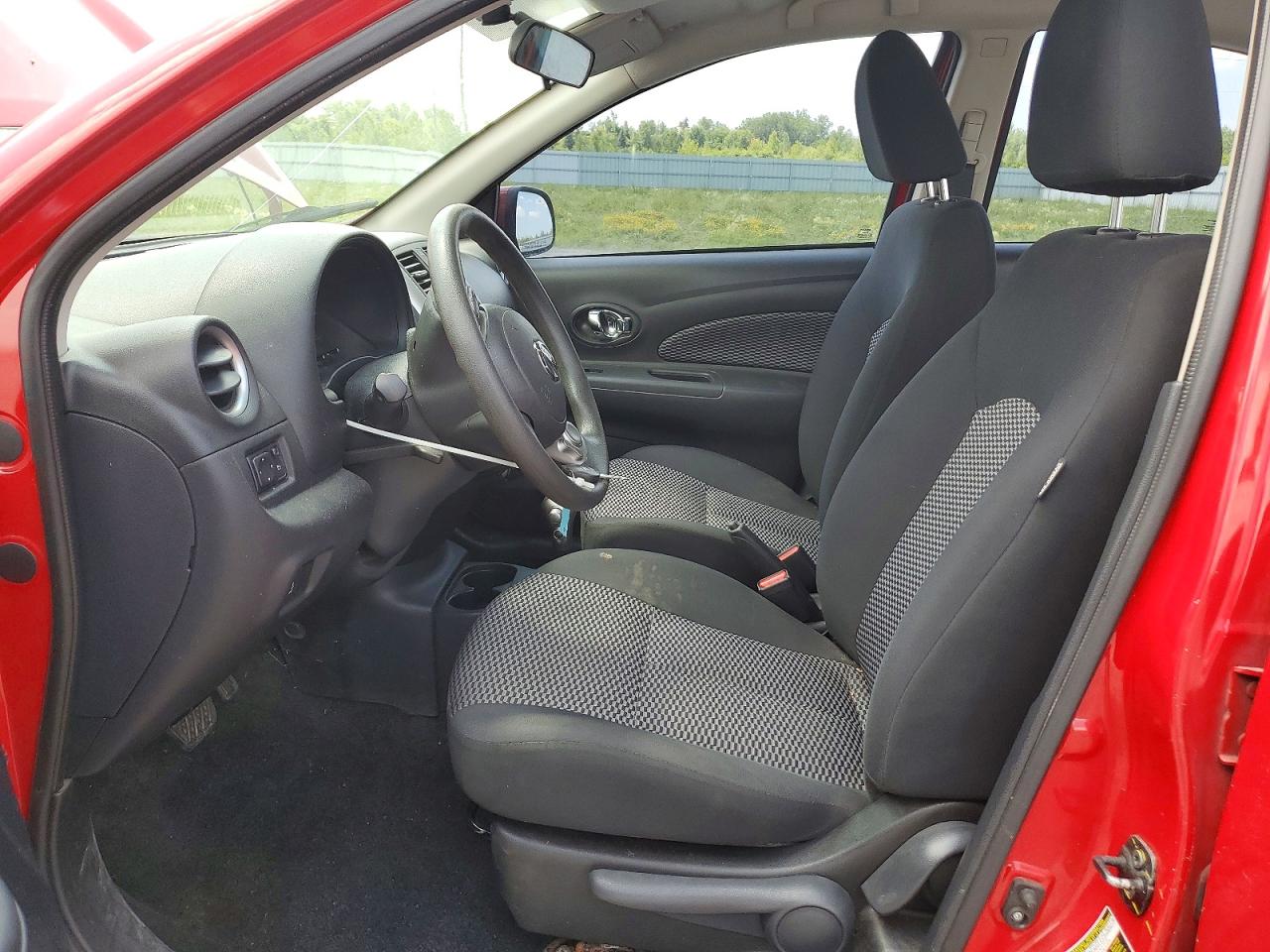 2015 Nissan Micra Красный vin: 3N1CK3CP8FL267130