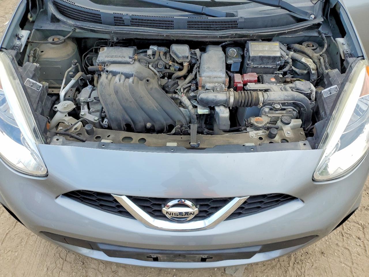 2015 Nissan Micra Silver vin: 3N1CK3CP9FL205641