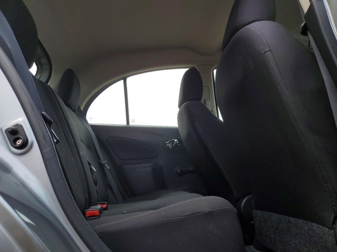 2015 Nissan Micra Silver vin: 3N1CK3CP9FL205641
