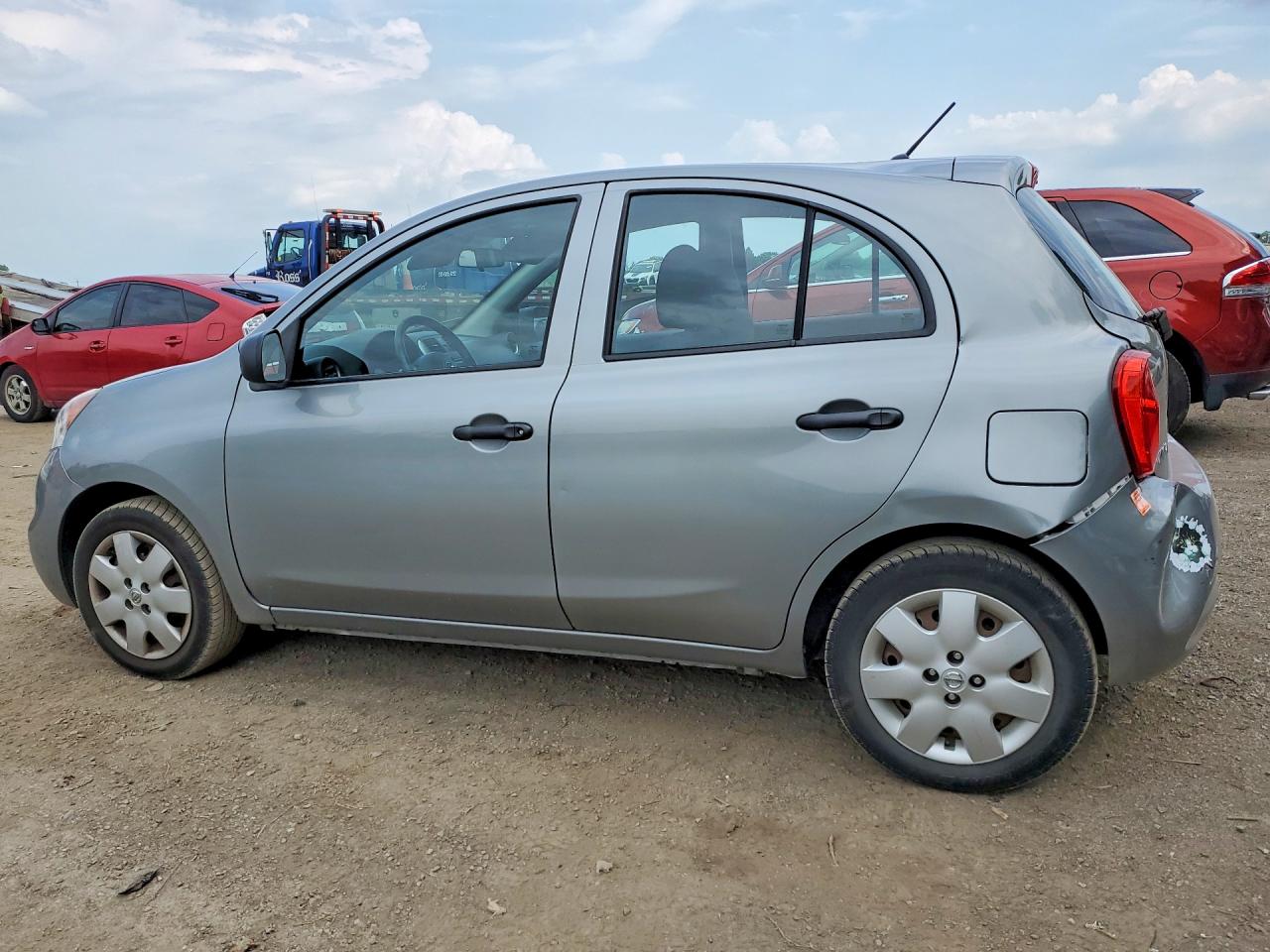 2015 Nissan Micra Silver vin: 3N1CK3CP9FL205641