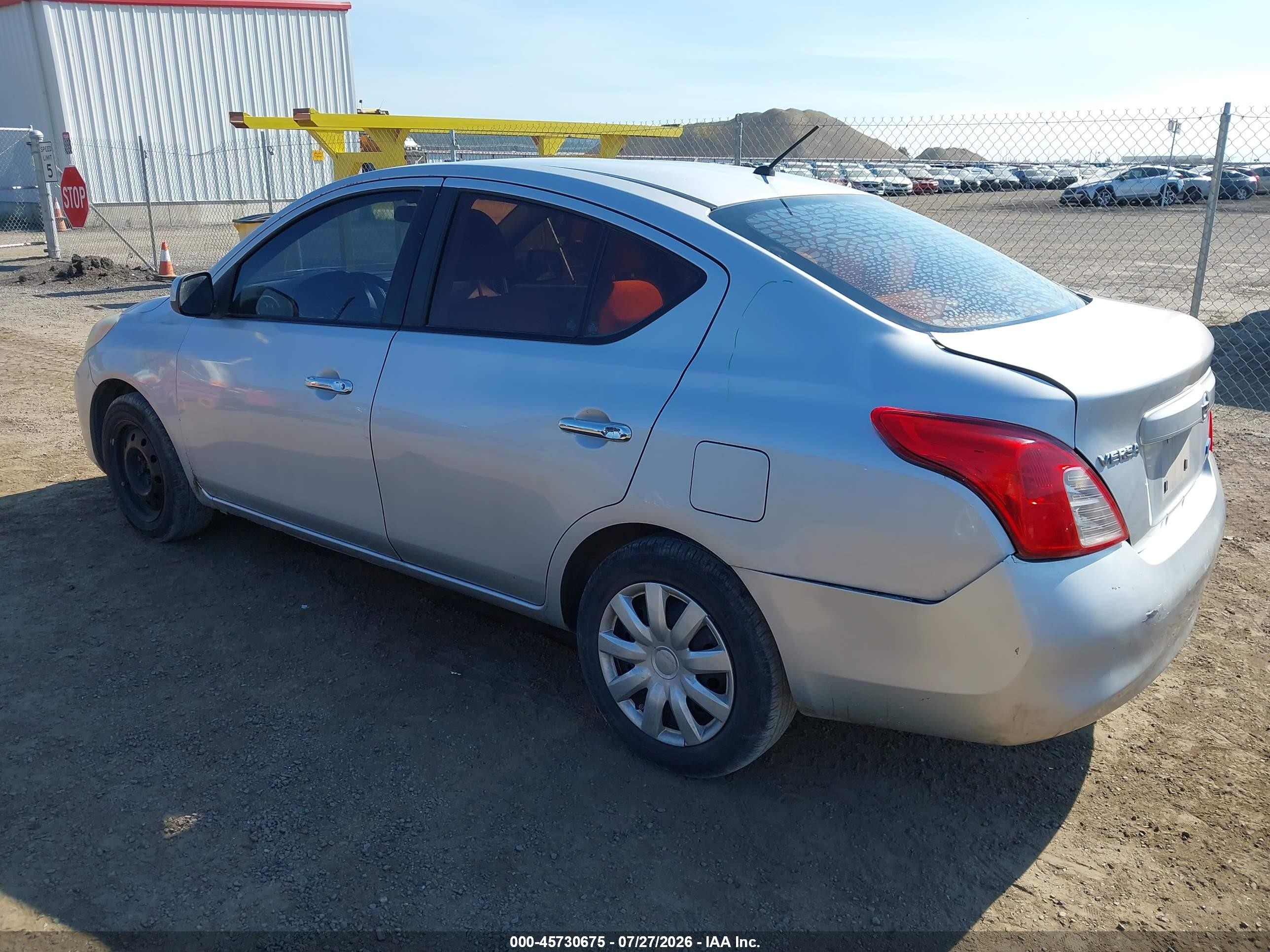2012 Nissan Versa 1.6 Sv Серебряный vin: 3N1CN7AP0CL826571