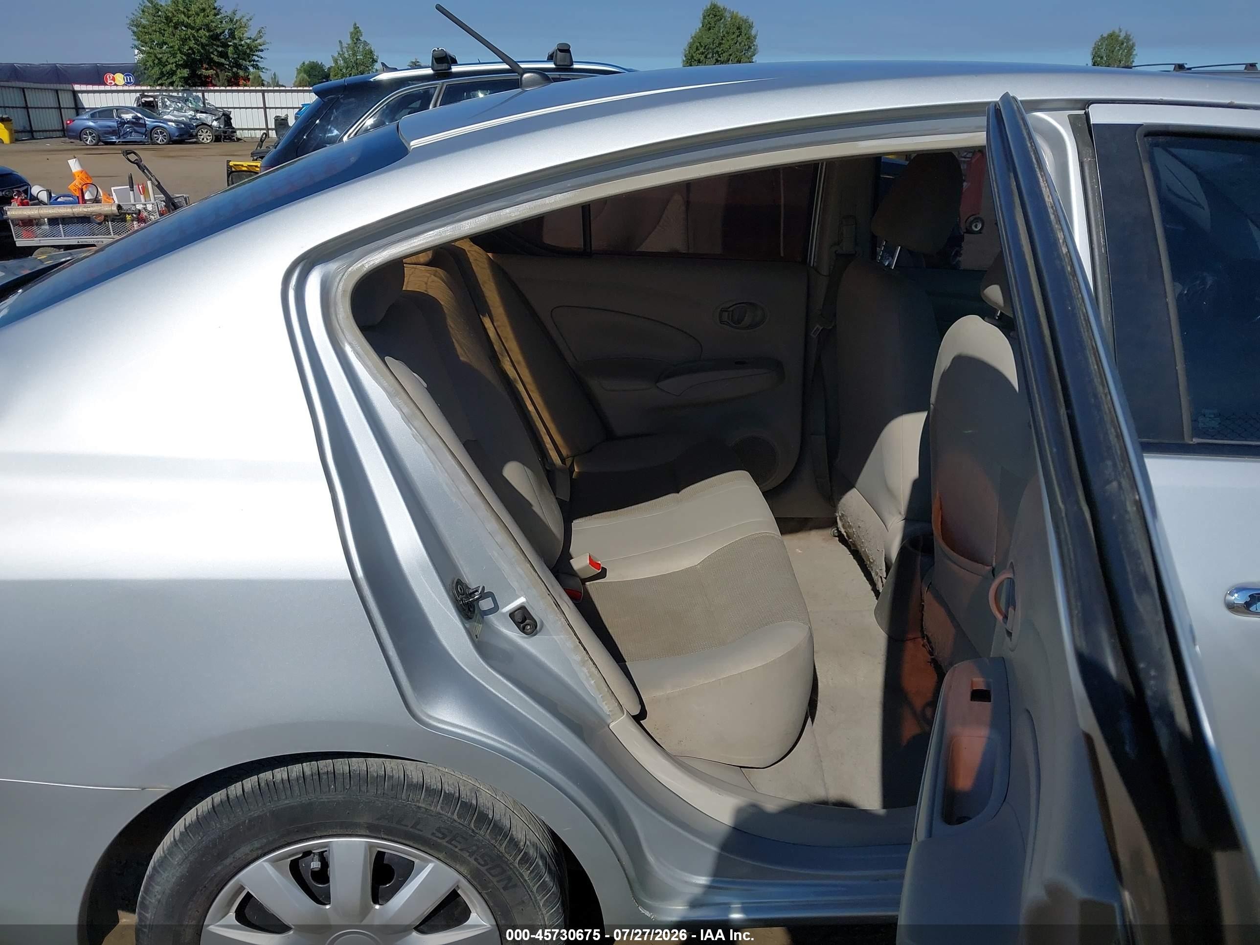 2012 Nissan Versa 1.6 Sv Серебряный vin: 3N1CN7AP0CL826571