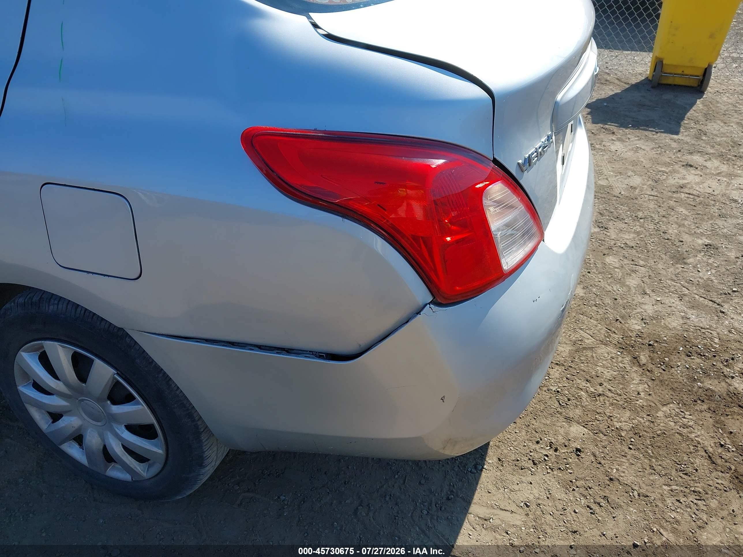 2012 Nissan Versa 1.6 Sv Серебряный vin: 3N1CN7AP0CL826571