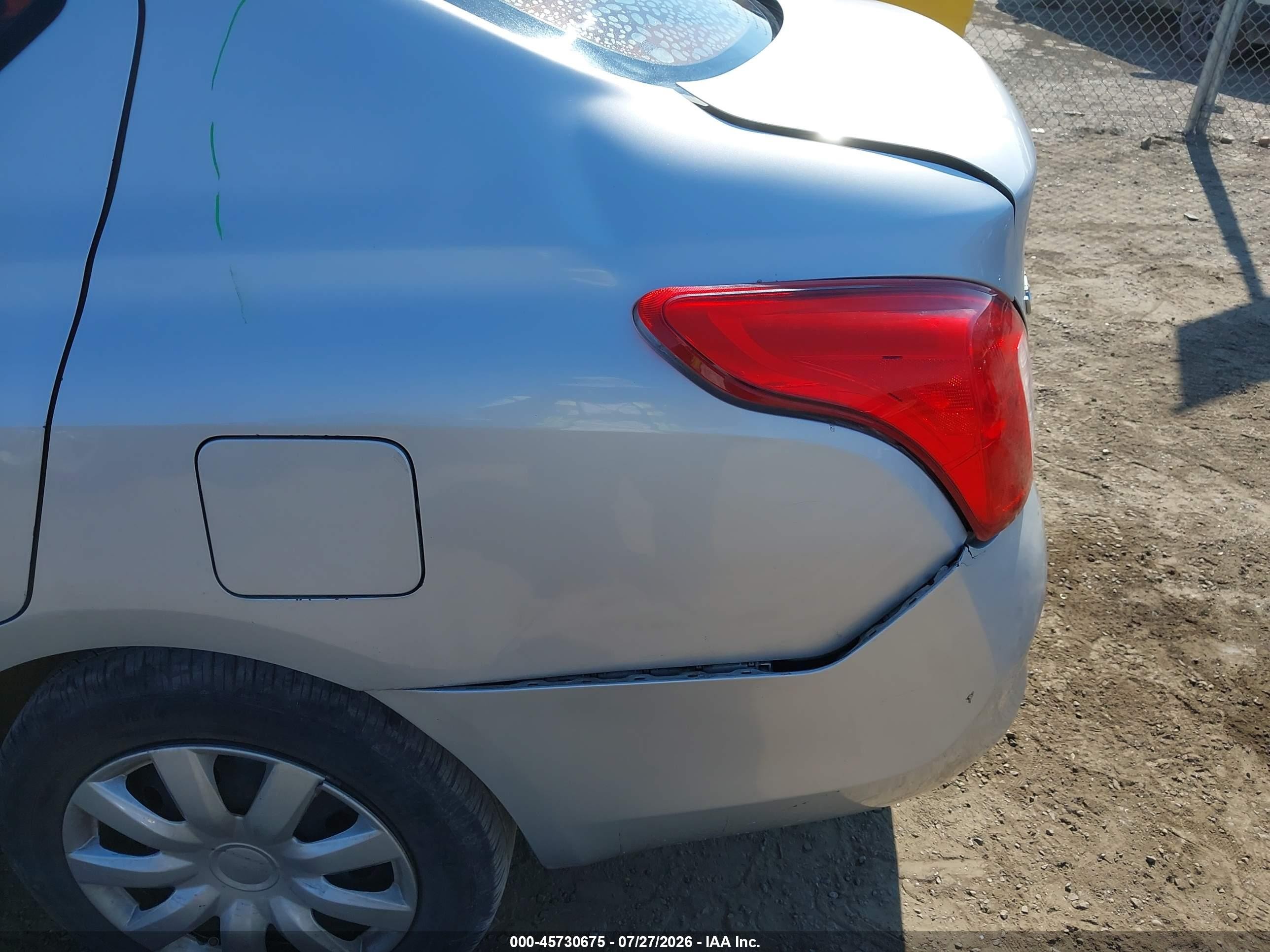 2012 Nissan Versa 1.6 Sv Серебряный vin: 3N1CN7AP0CL826571