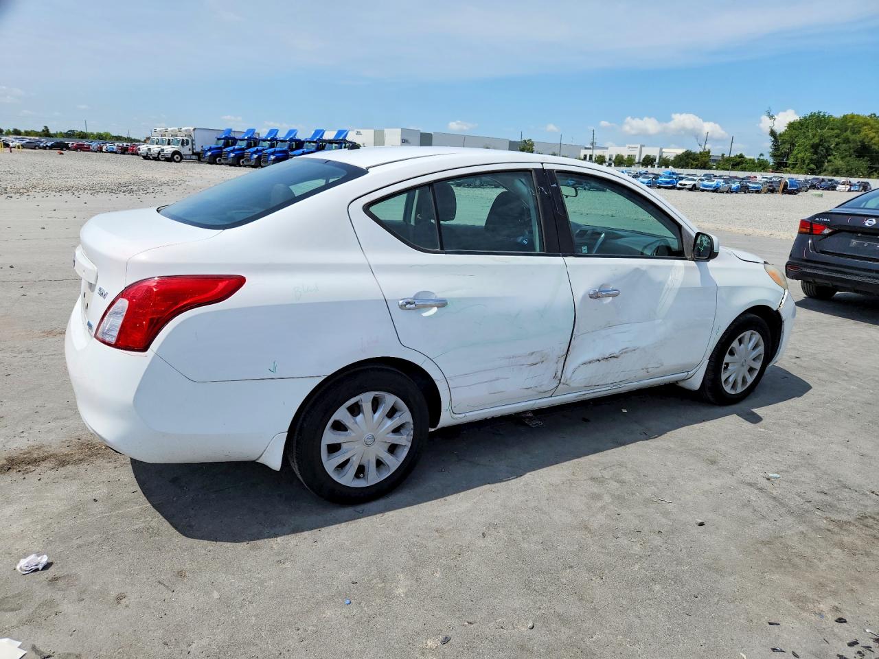 2012 Nissan Versa 1.6 S White vin: 3N1CN7AP0CL835593