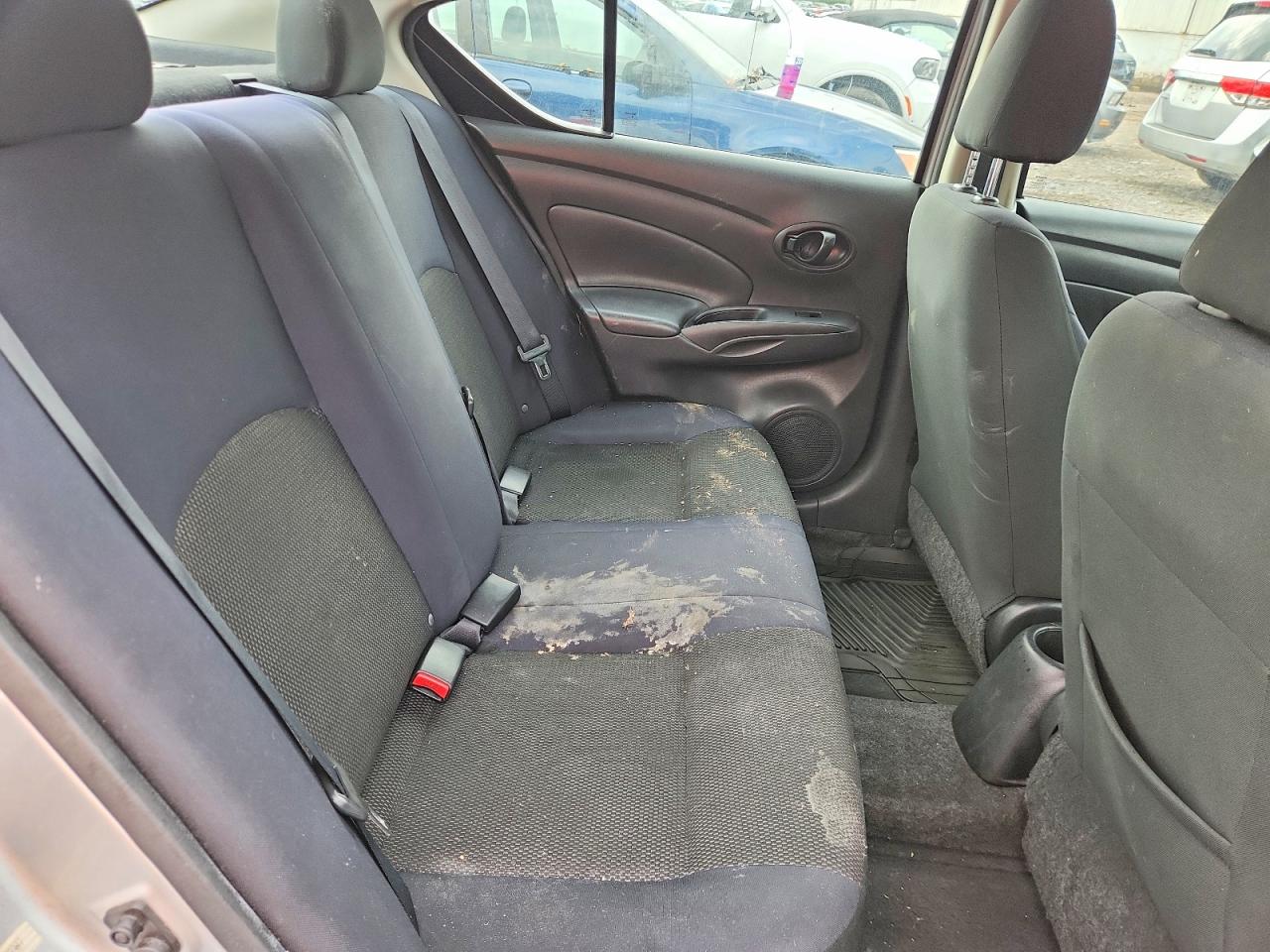 2012 Nissan Versa 1.6 S Серебряный vin: 3N1CN7AP0CL862387