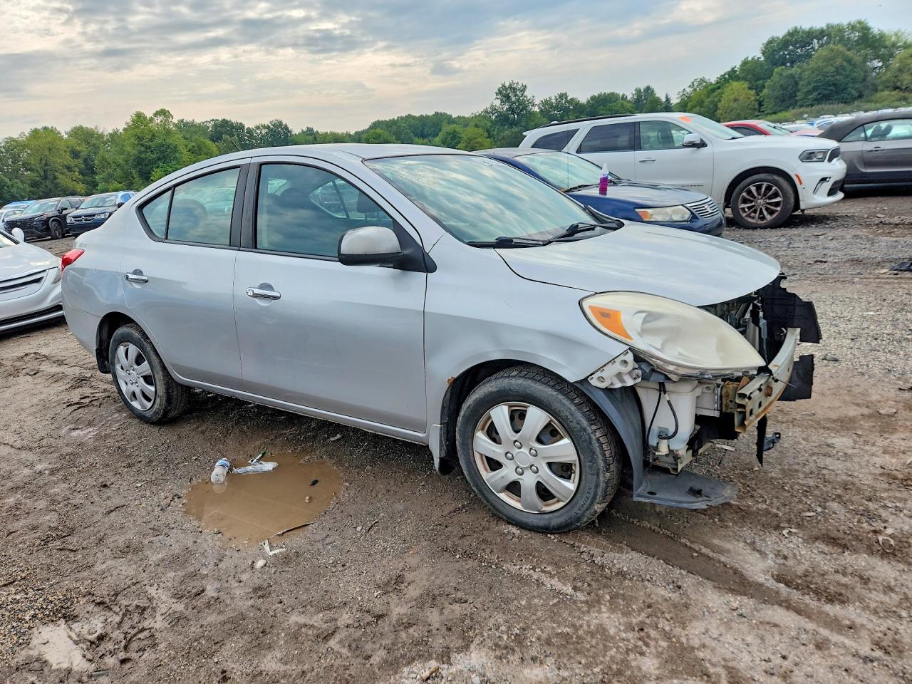2012 Nissan Versa 1.6 S Серебряный vin: 3N1CN7AP0CL862387