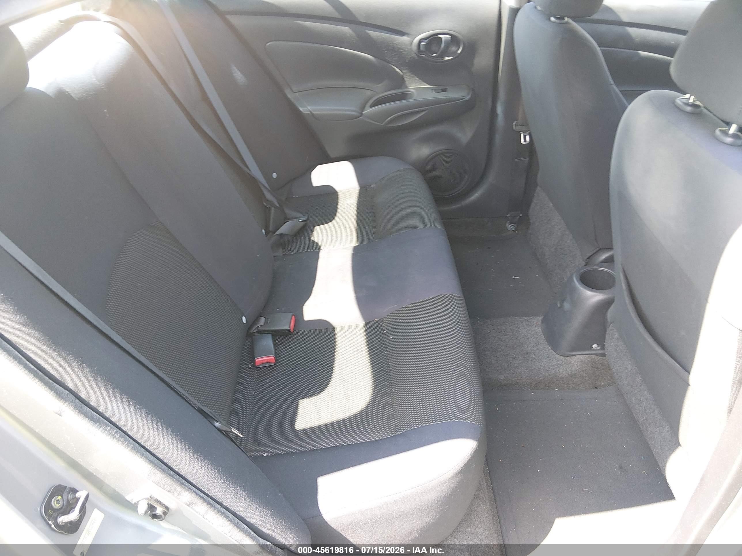 2012 Nissan Versa 1.6 Sv Серебряный vin: 3N1CN7AP0CL864494