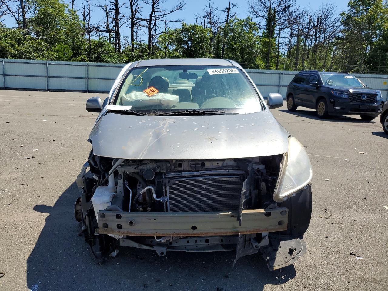 2012 Nissan Versa 1.6 S Silver vin: 3N1CN7AP0CL926105