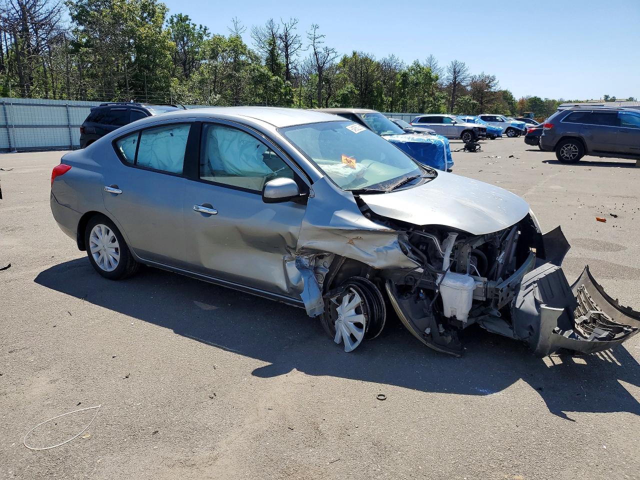 2012 Nissan Versa 1.6 S Silver vin: 3N1CN7AP0CL926105