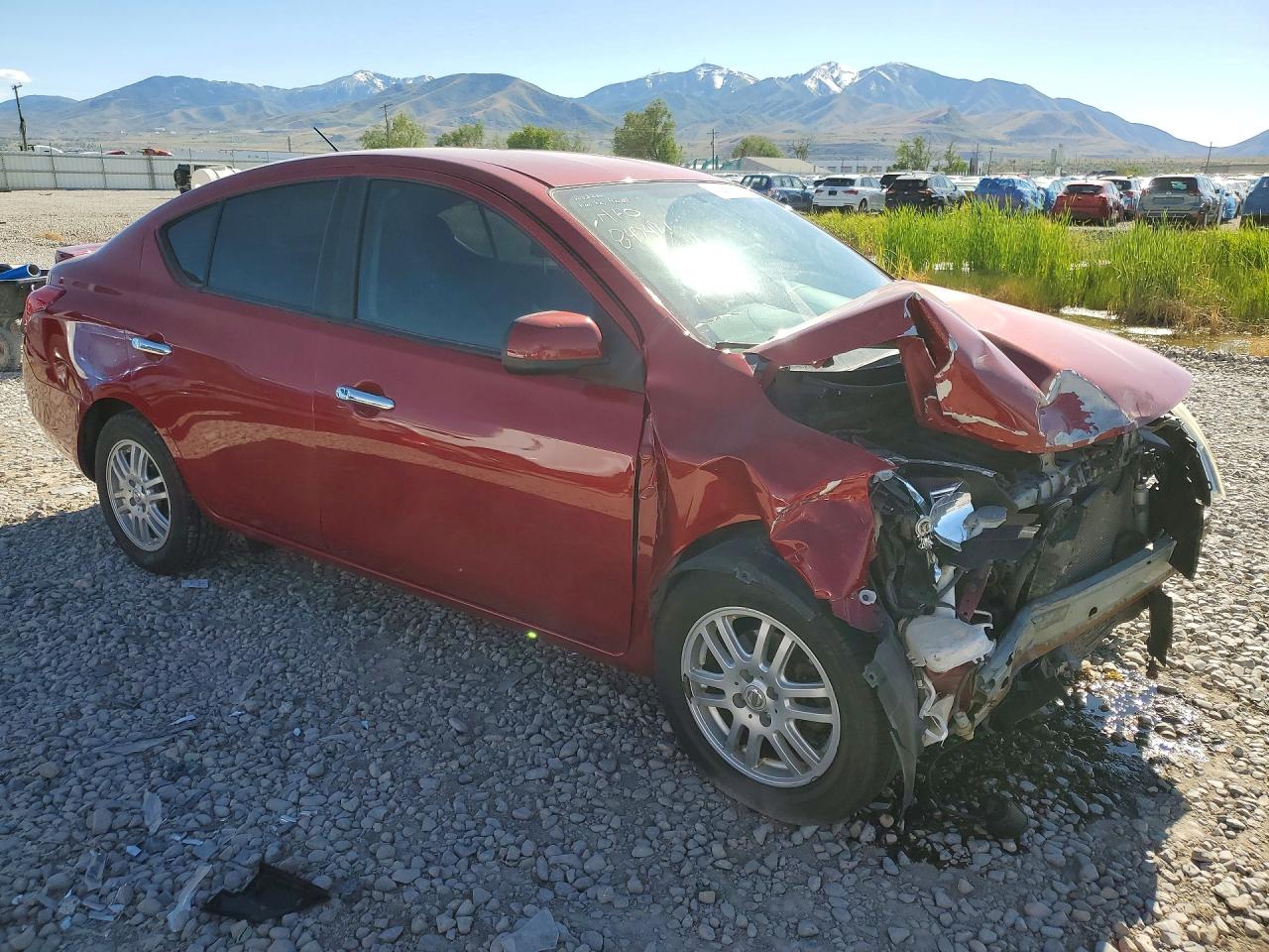2013 Nissan Versa 1.6 S Red vin: 3N1CN7AP0DL847471