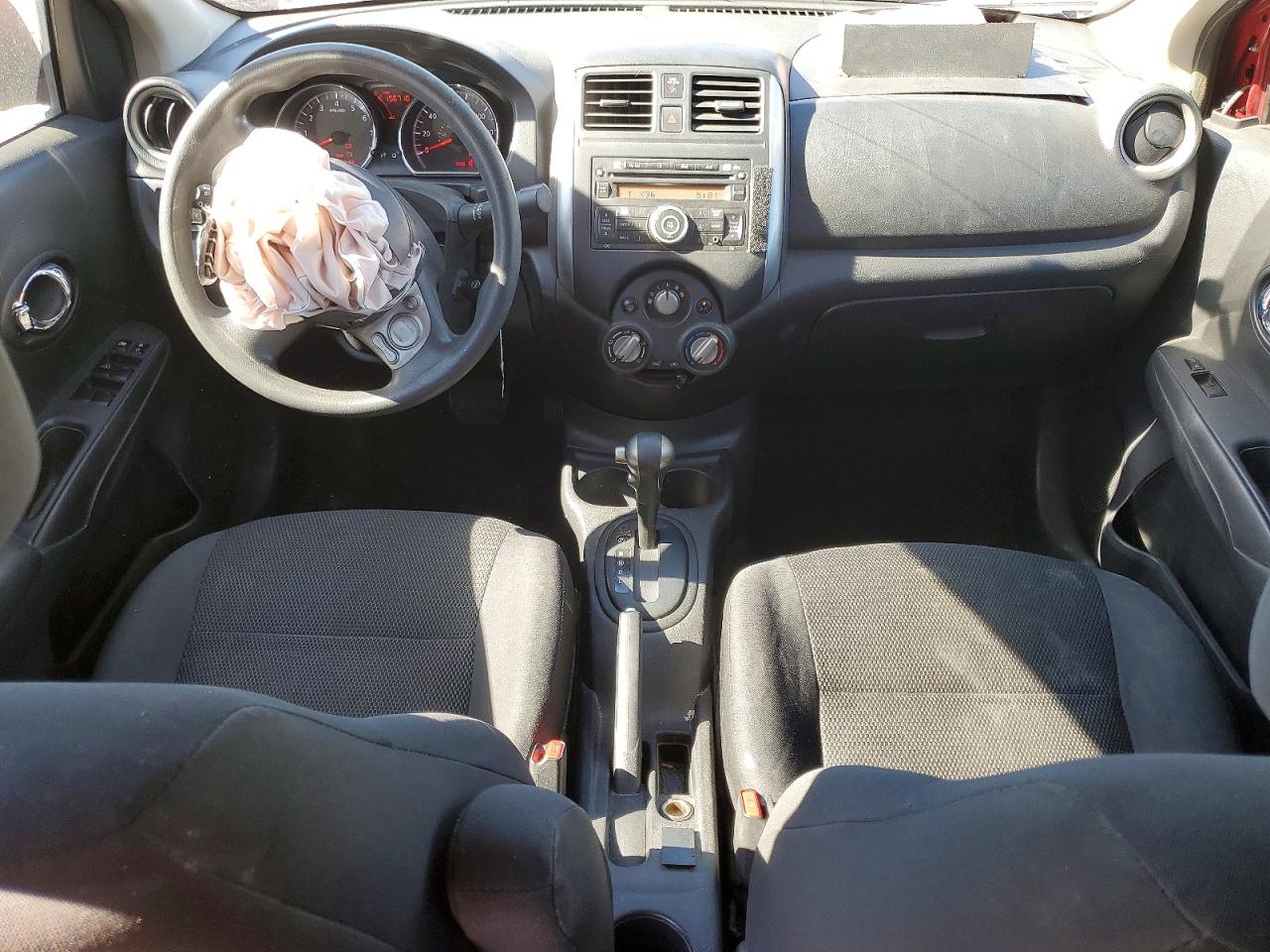 2013 Nissan Versa 1.6 S Red vin: 3N1CN7AP0DL847471