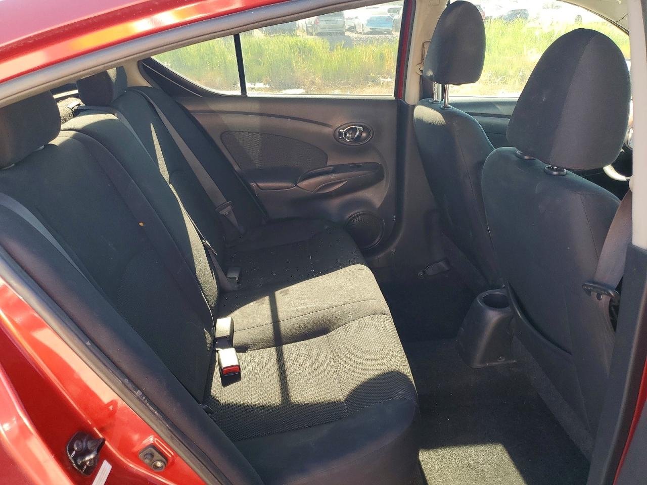 2013 Nissan Versa 1.6 S Red vin: 3N1CN7AP0DL847471