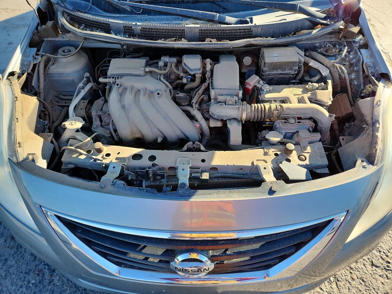 2013 Nissan Versa 1.6 S Серебряный vin: 3N1CN7AP0DL872211