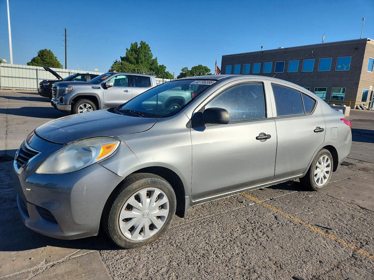 2013 Nissan Versa 1.6 S Серебряный vin: 3N1CN7AP0DL872211
