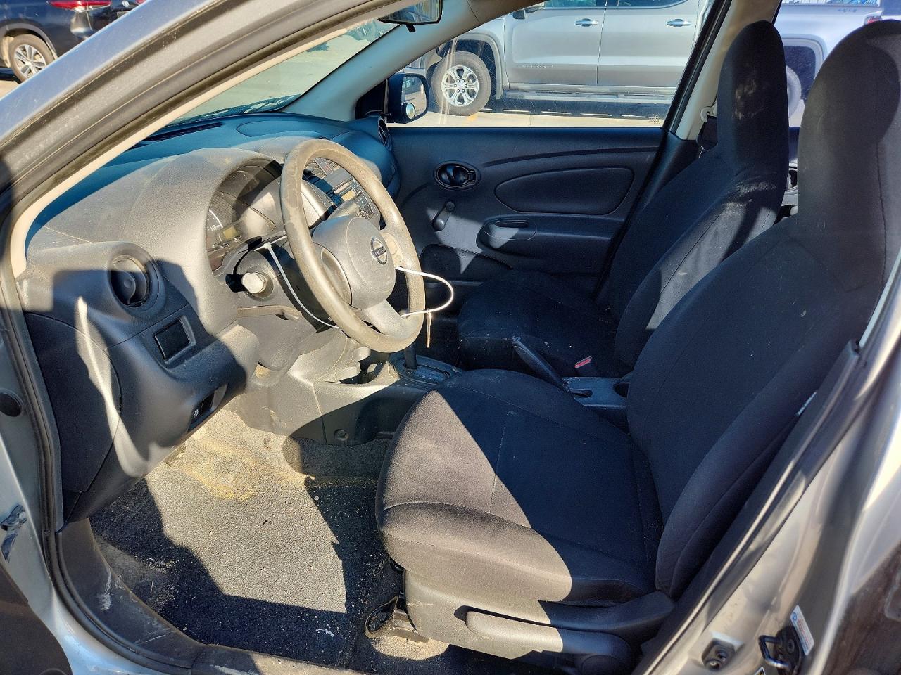 2013 Nissan Versa 1.6 S Серебряный vin: 3N1CN7AP0DL872211