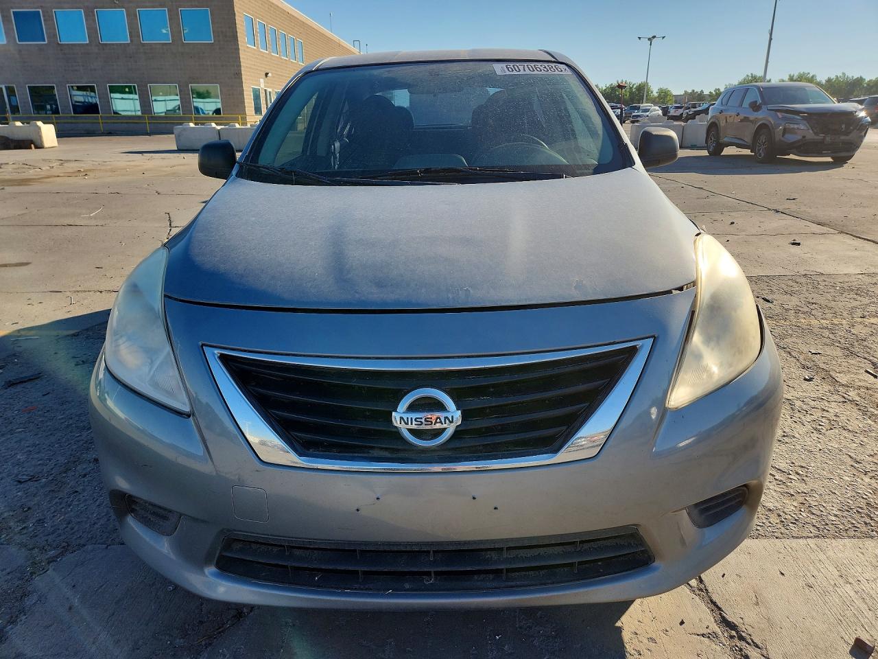 2013 Nissan Versa 1.6 S Серебряный vin: 3N1CN7AP0DL872211