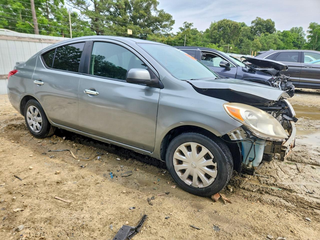 2013 Nissan Versa 1.6 S Gray vin: 3N1CN7AP0DL883757