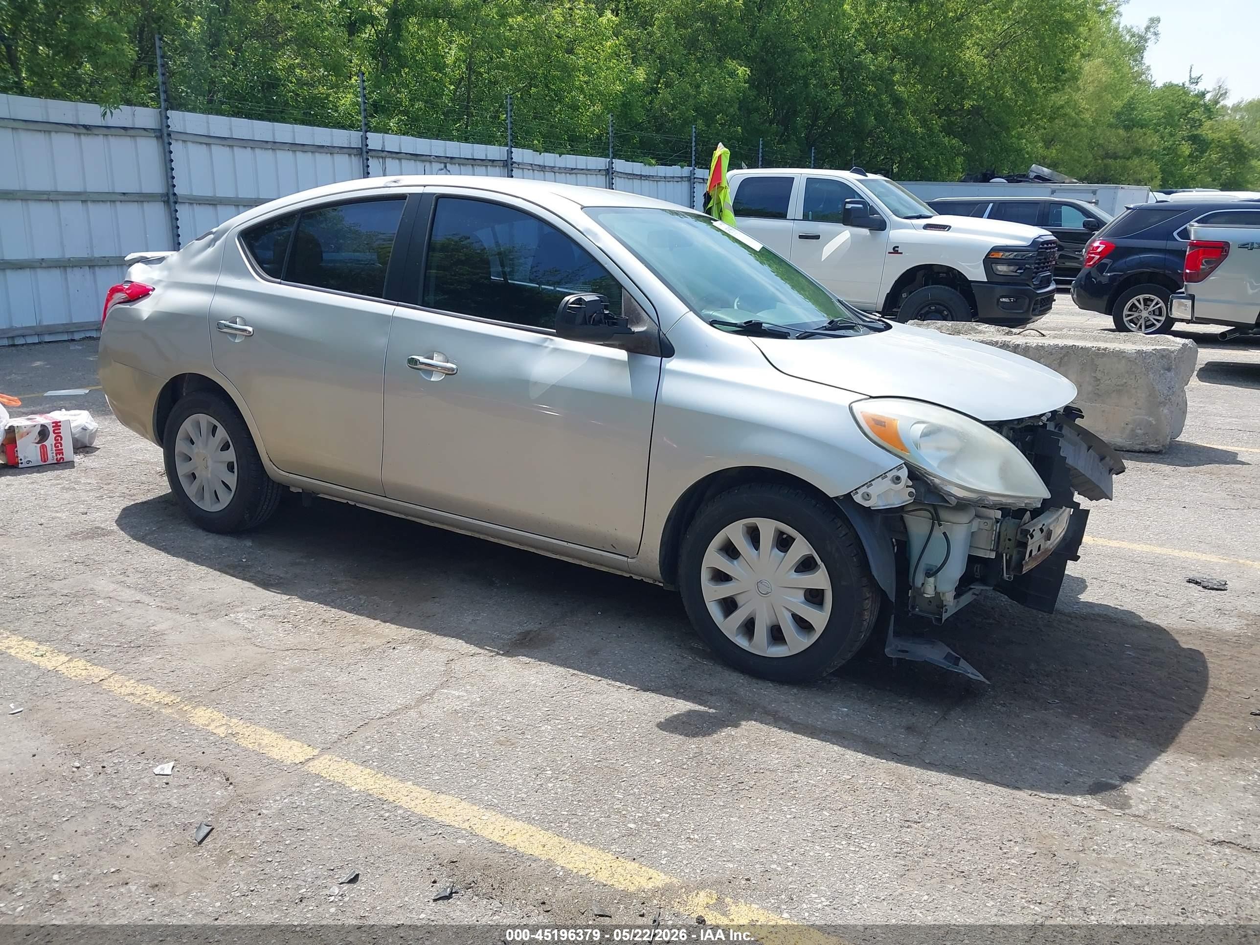2013 Nissan Versa 1.6 Sv Silver vin: 3N1CN7AP0DL885556