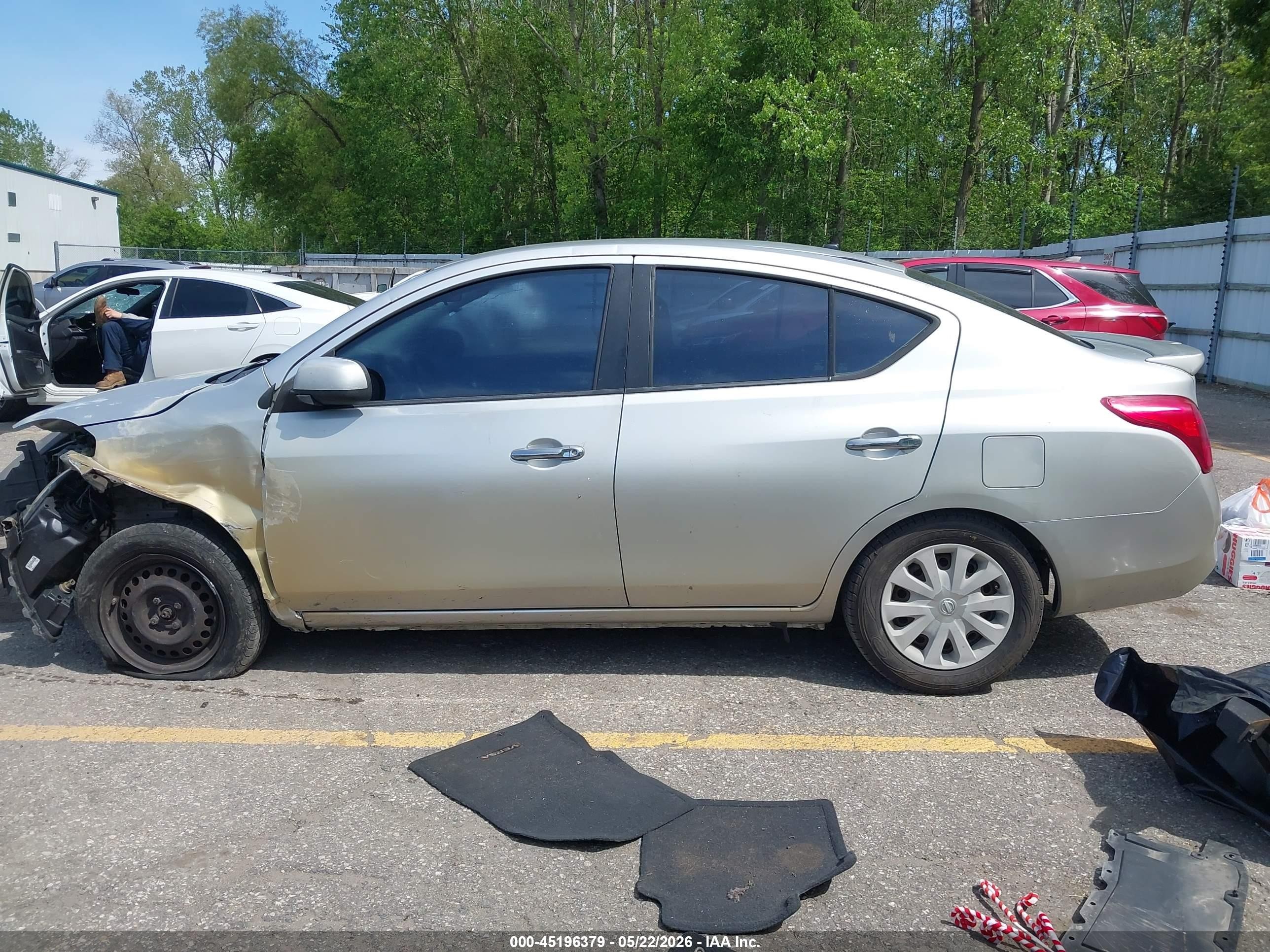 2013 Nissan Versa 1.6 Sv Silver vin: 3N1CN7AP0DL885556