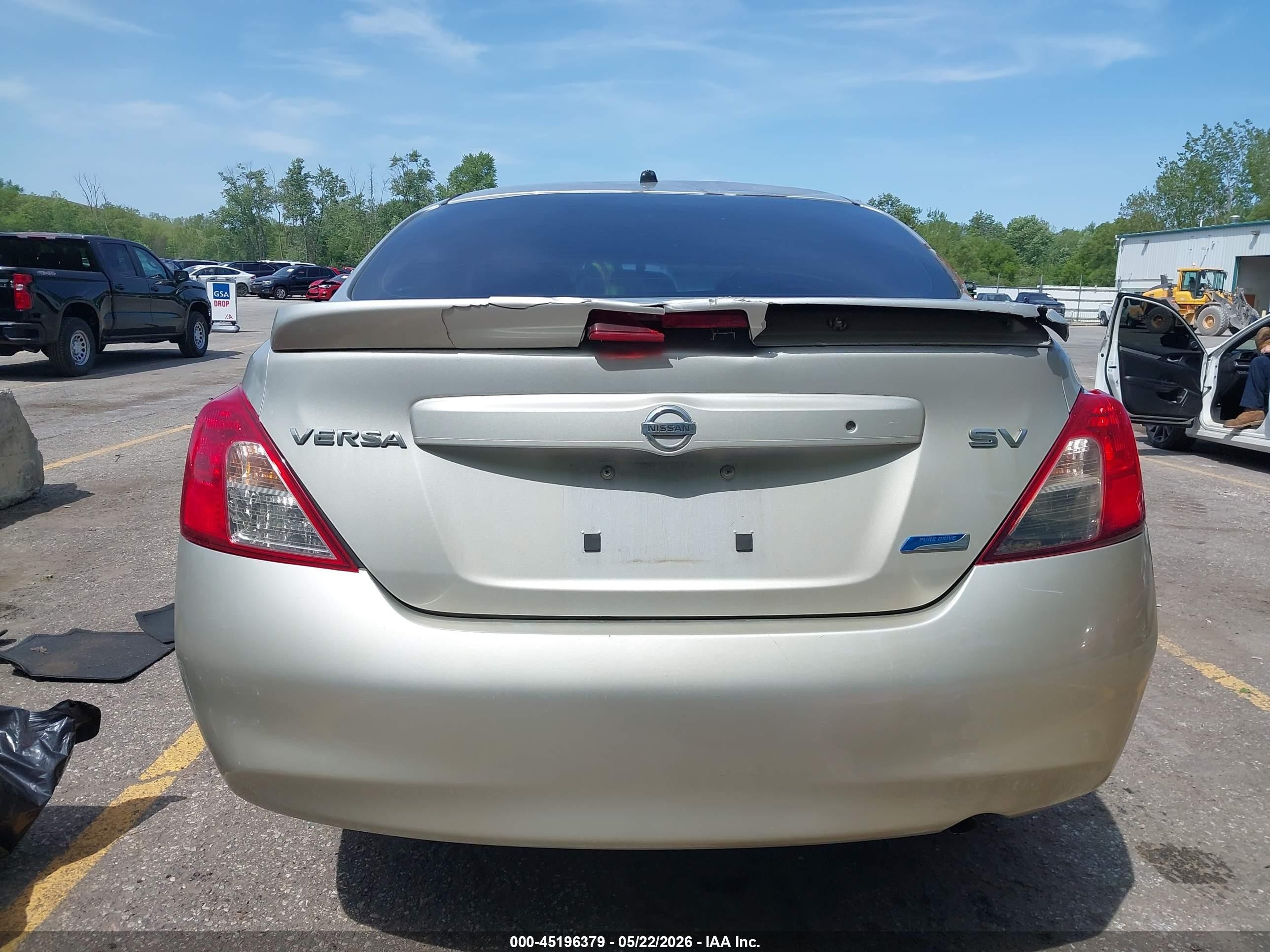 2013 Nissan Versa 1.6 Sv Silver vin: 3N1CN7AP0DL885556