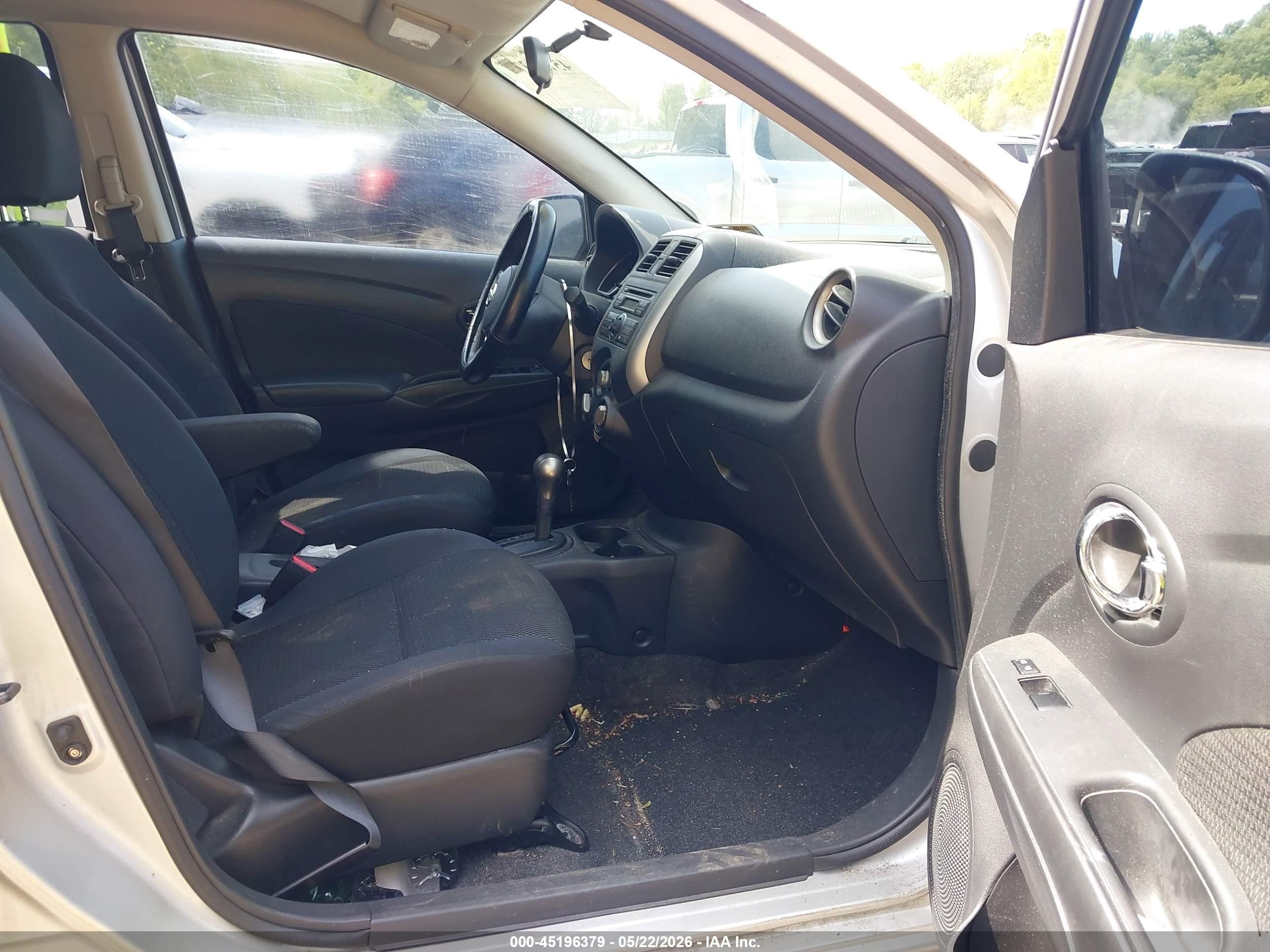 2013 Nissan Versa 1.6 Sv Silver vin: 3N1CN7AP0DL885556