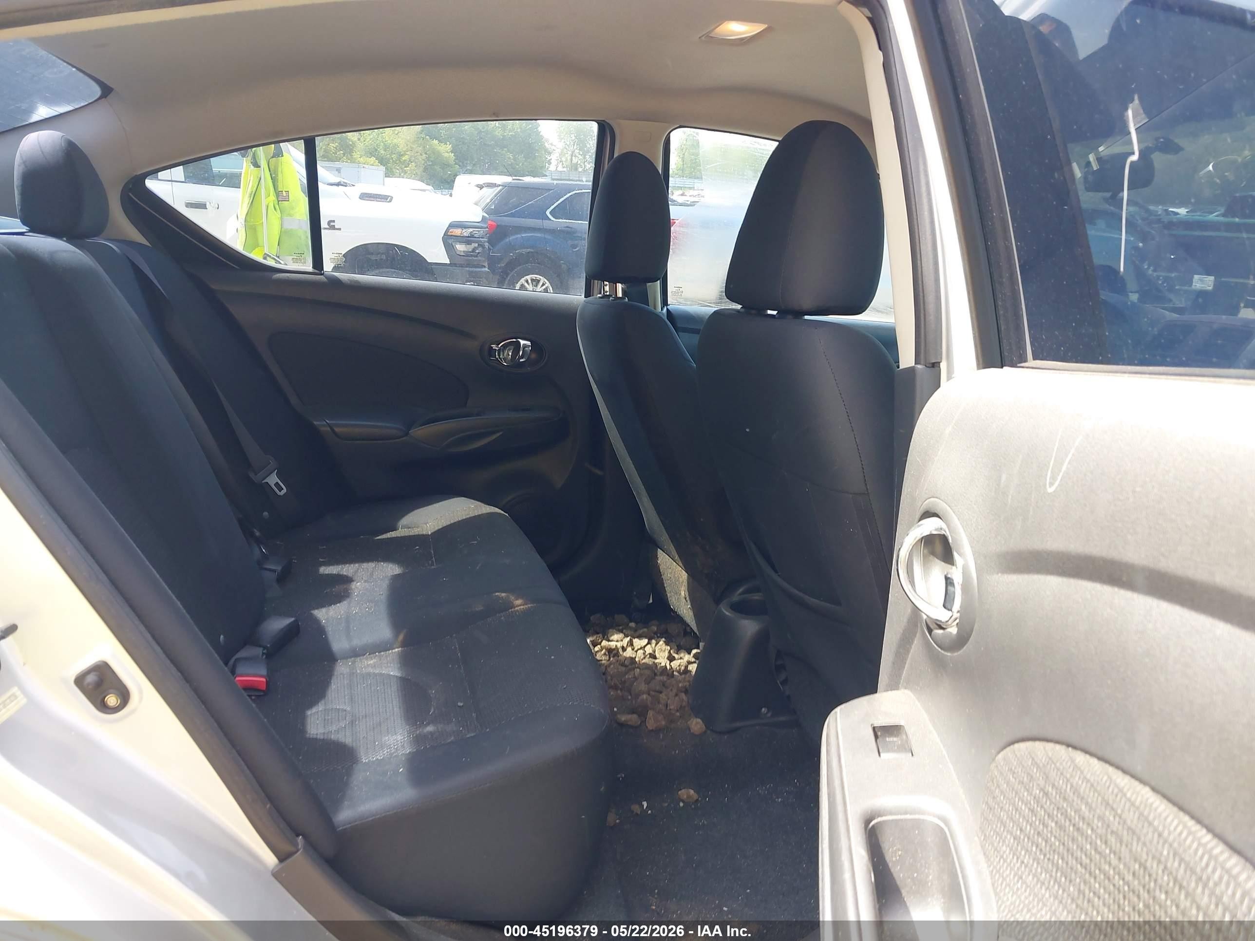 2013 Nissan Versa 1.6 Sv Silver vin: 3N1CN7AP0DL885556