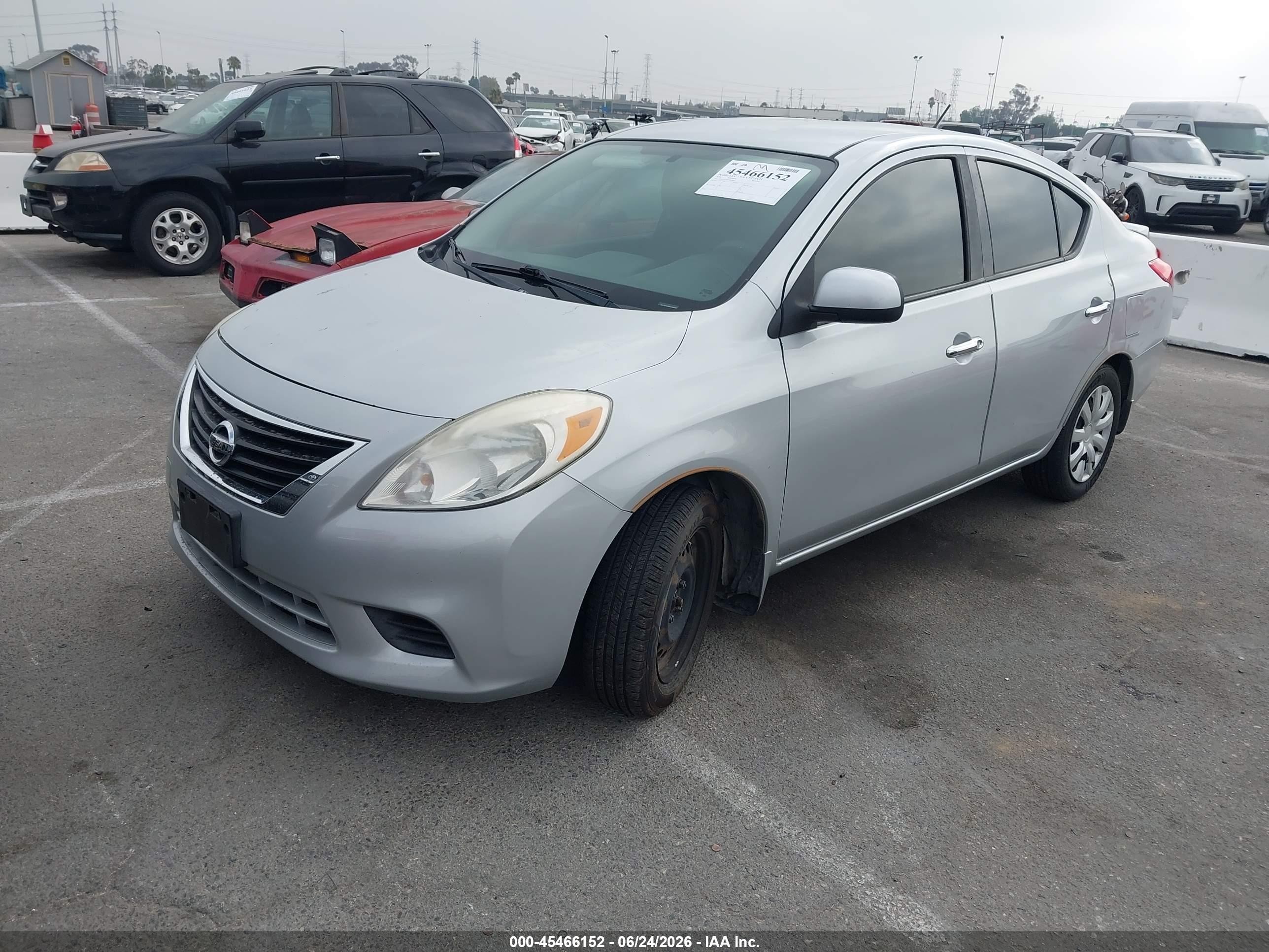 2014 Nissan Versa 1.6 Sv Silver vin: 3N1CN7AP0EK458093