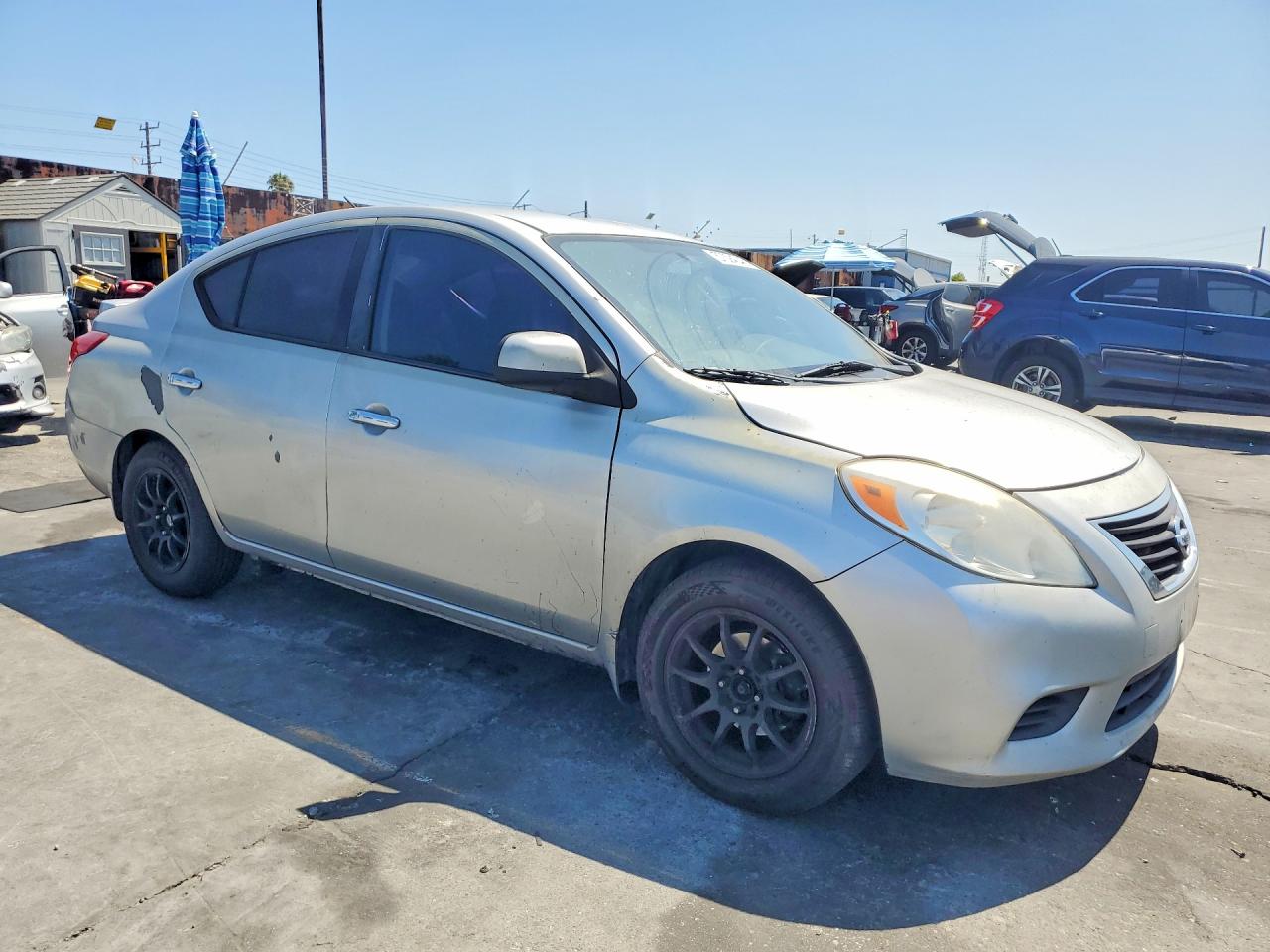 2014 Nissan Versa 1.6 S Silver vin: 3N1CN7AP0EL802919