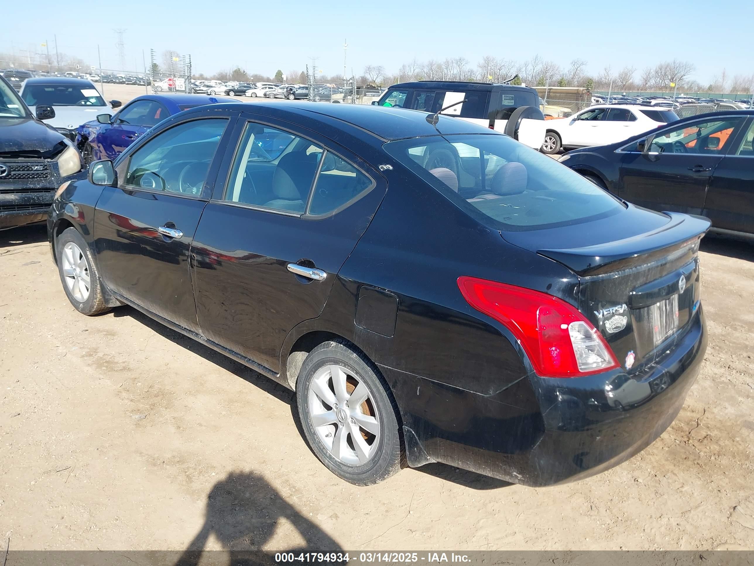 2014 Nissan Versa 1.6 Sv Black vin: 3N1CN7AP0EL827884