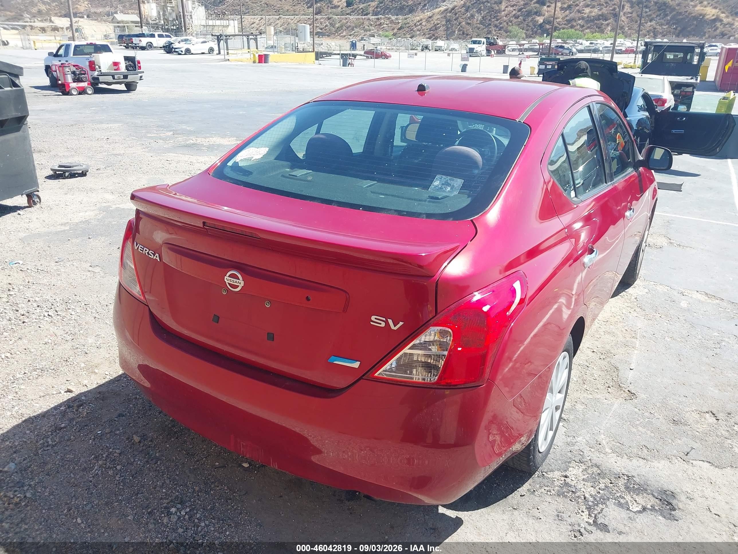 2014 Nissan Versa 1.6 Sv Red vin: 3N1CN7AP0EL831188