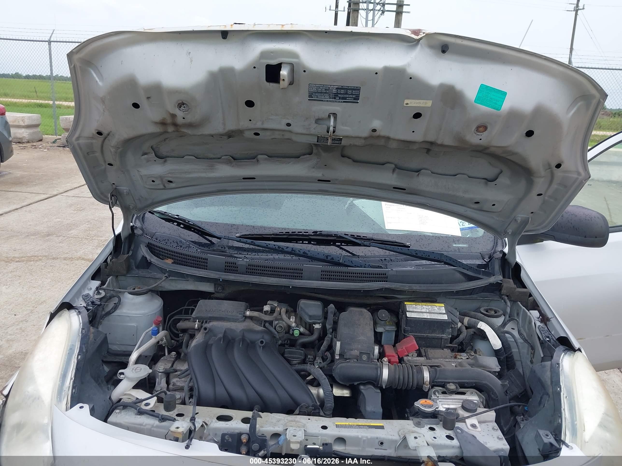 2014 Nissan Versa 1.6 S+ Silver vin: 3N1CN7AP0EL833331